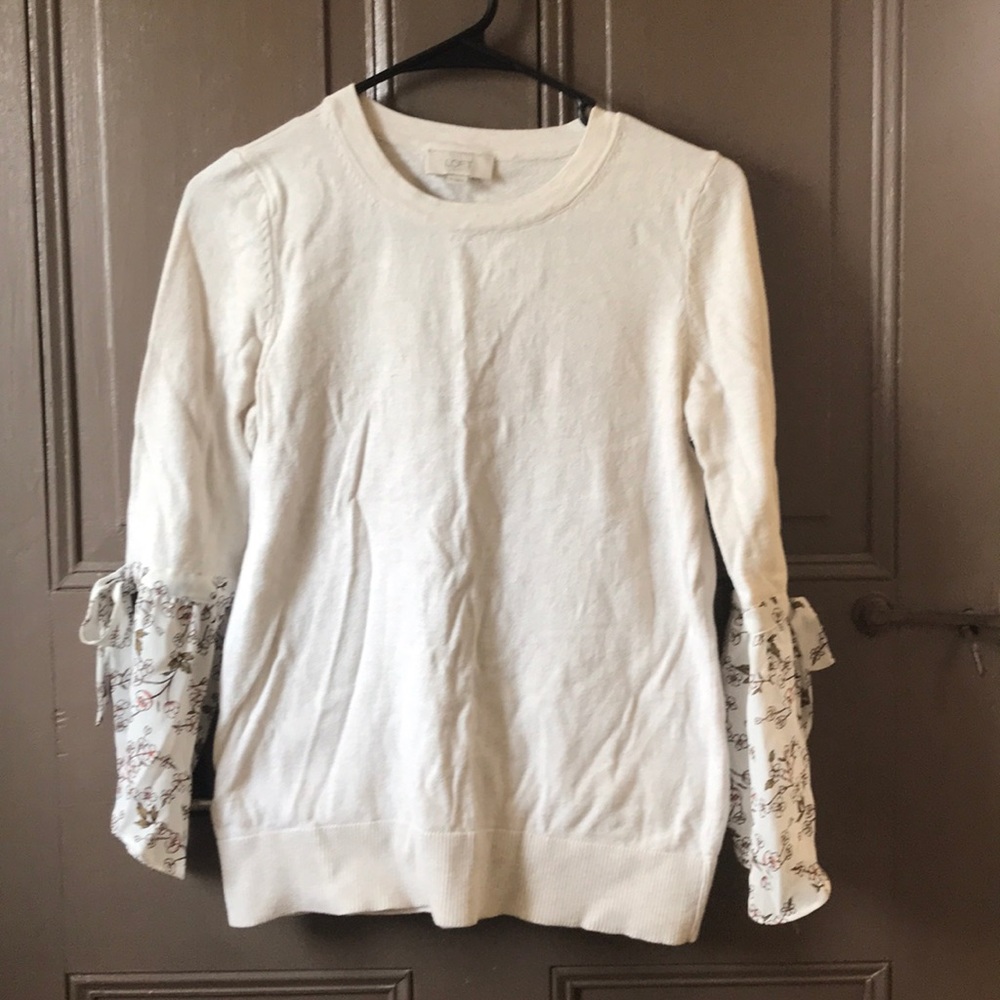 Flouncy sleeve sweater